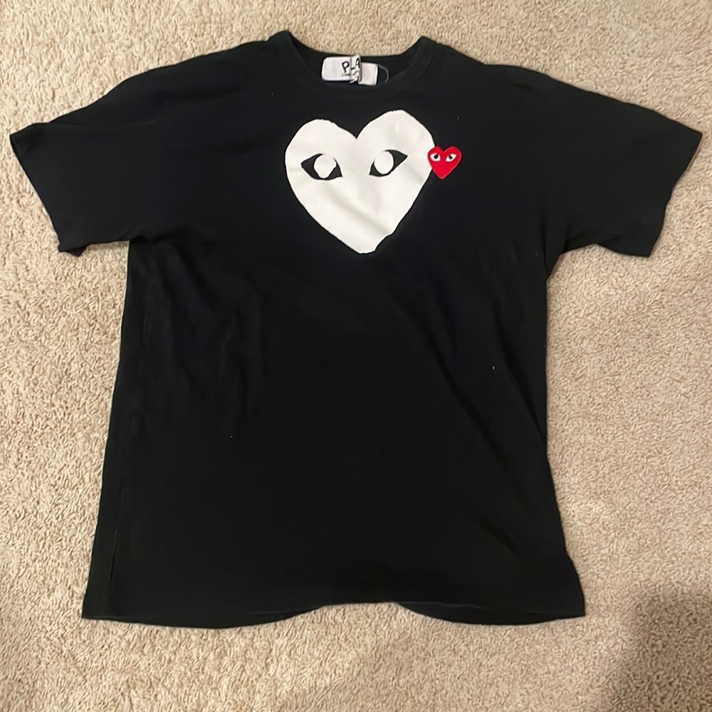 Comme des Garcons PLAY White Heart Red Emblem T shirt. 100% authentic